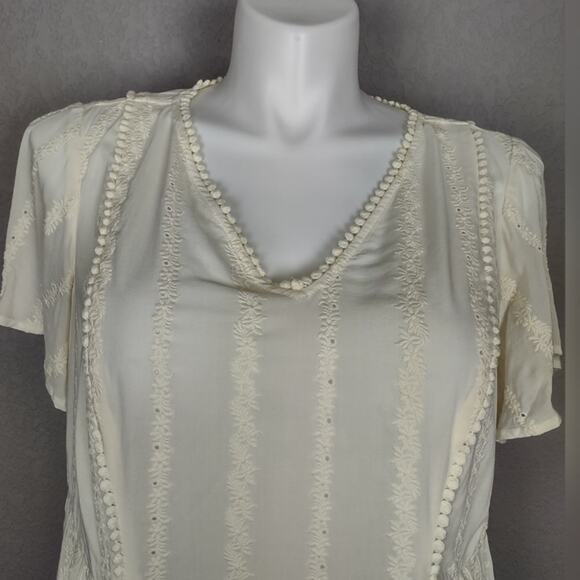 Torrid Ivory Eyelet Embroidered Blouse Size 1 - Picture 9 of 15